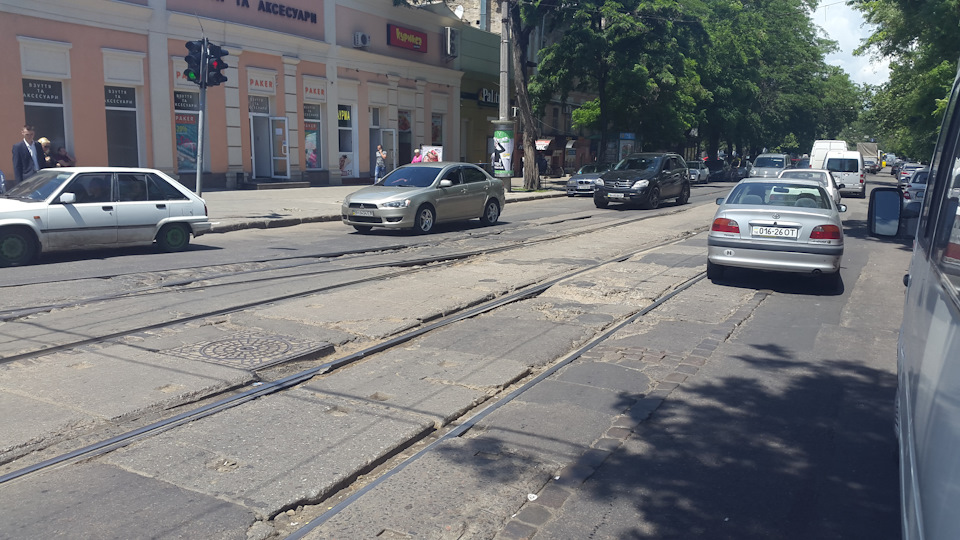 Конечно такой ужас не везде, есть места и поприличнее. Но я не мог не выложить, эти весьма колоритные снимки. — Mercedes-Benz G-Class (W463 1G)