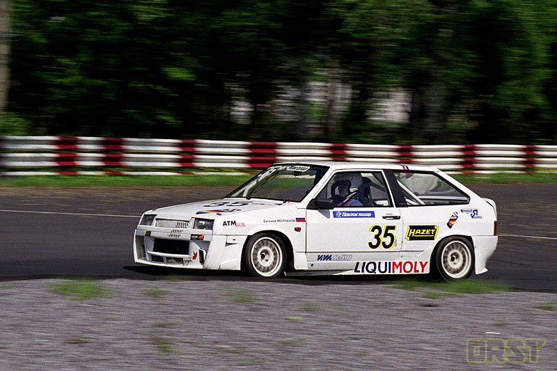 Для ИжМаша эта гонка должна была стать одной из последних с точки зрения выступлений на ВАЗовских восьмерках. — Lada 21103