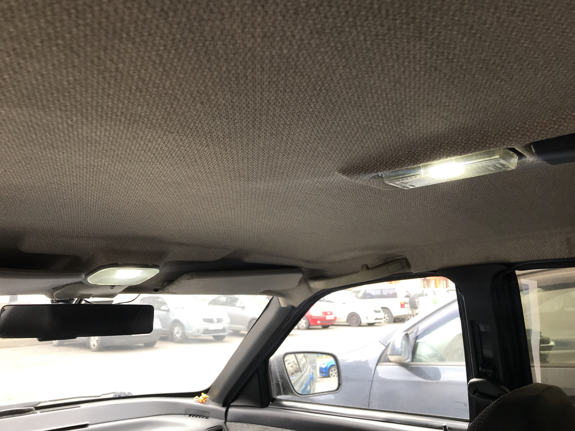 Светодиодные лампы в салоне горят в полнакала — Lada 21120, 1,5 л, 2001 ...