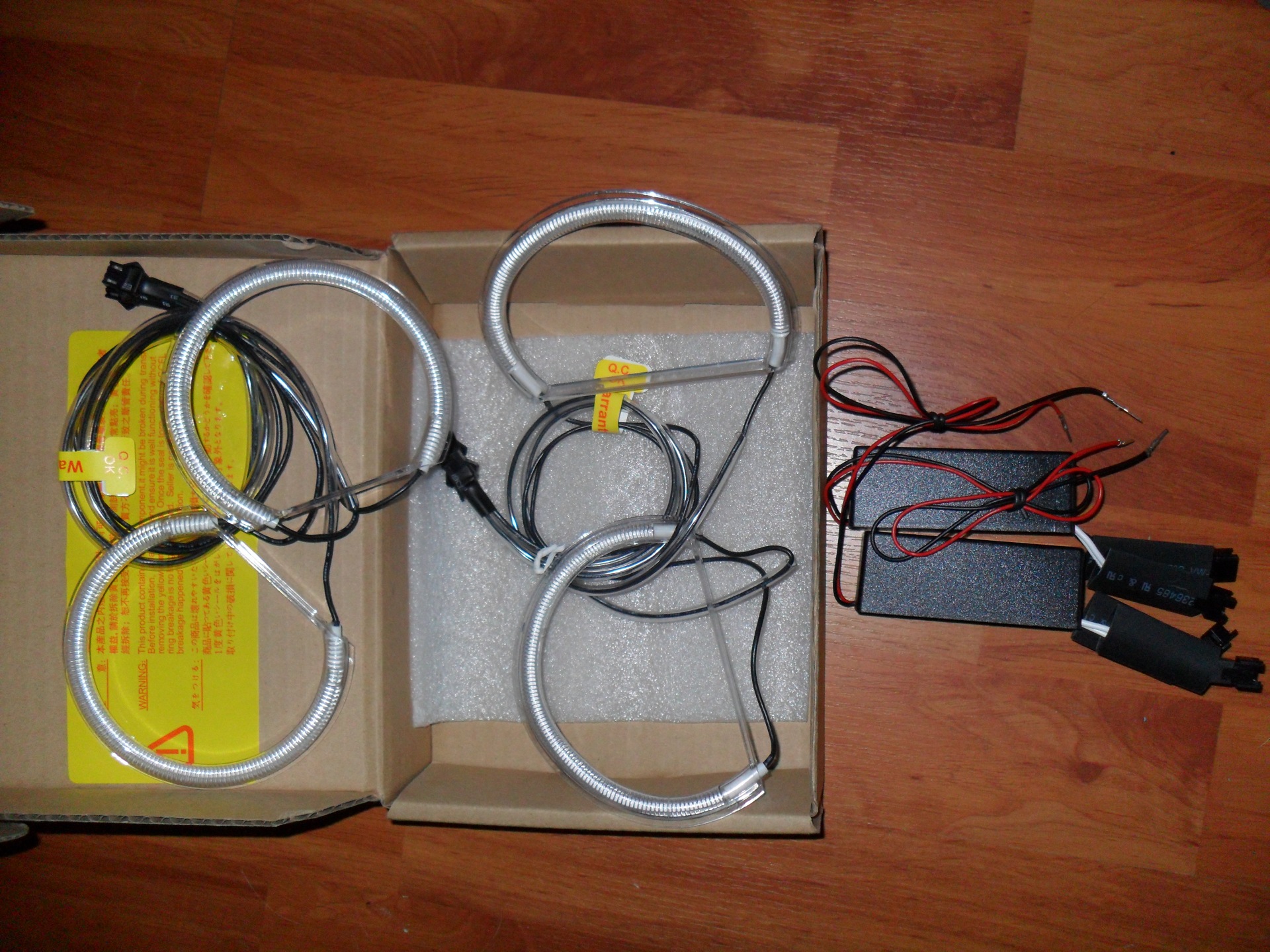 Установка ангельских глазок и покраска фар и значков. — Mazda 5, 2 л ...