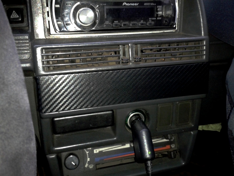 Оклейка панели карбоном (пробы) — Lada 21083, 1,5 л, 1998 года | тюнинг ...