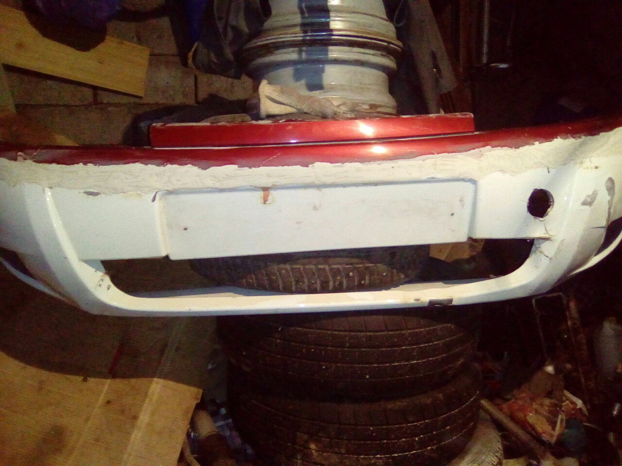 Бампер ford focus 2 рестайлинг. Бампер рено меган 2 спорт. Бампер приора 2 передний. Два бампера. Спаять бампер из двух частей.