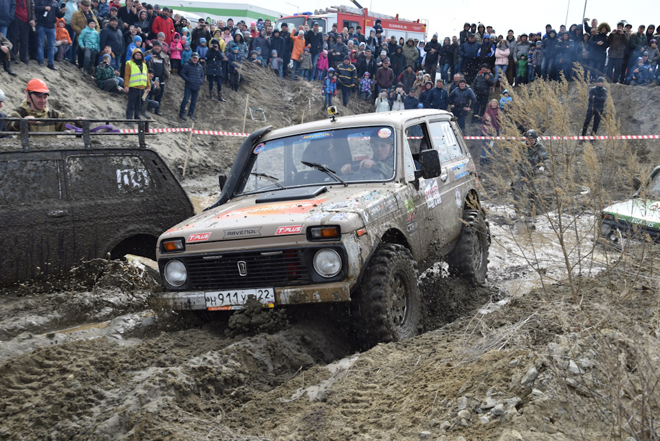 едем — Lada 4x4 3D