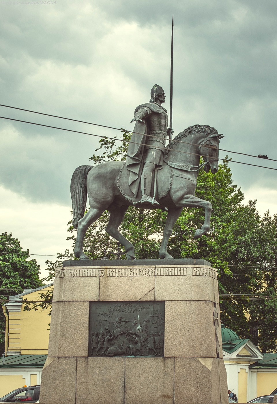 Конный памятник Невскому в Нижнем Новгороде.