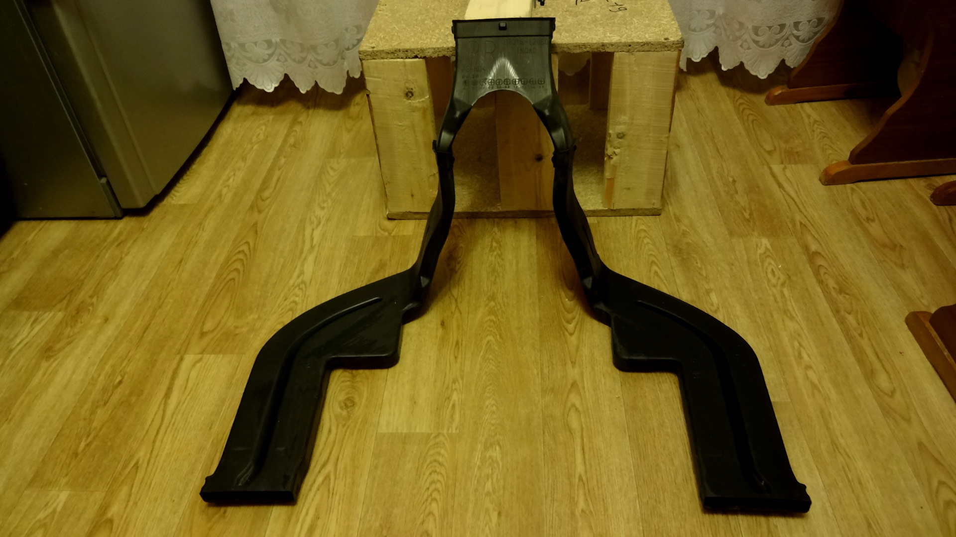 задние воздуховоды ваз 2114. воздуховод в ноги.