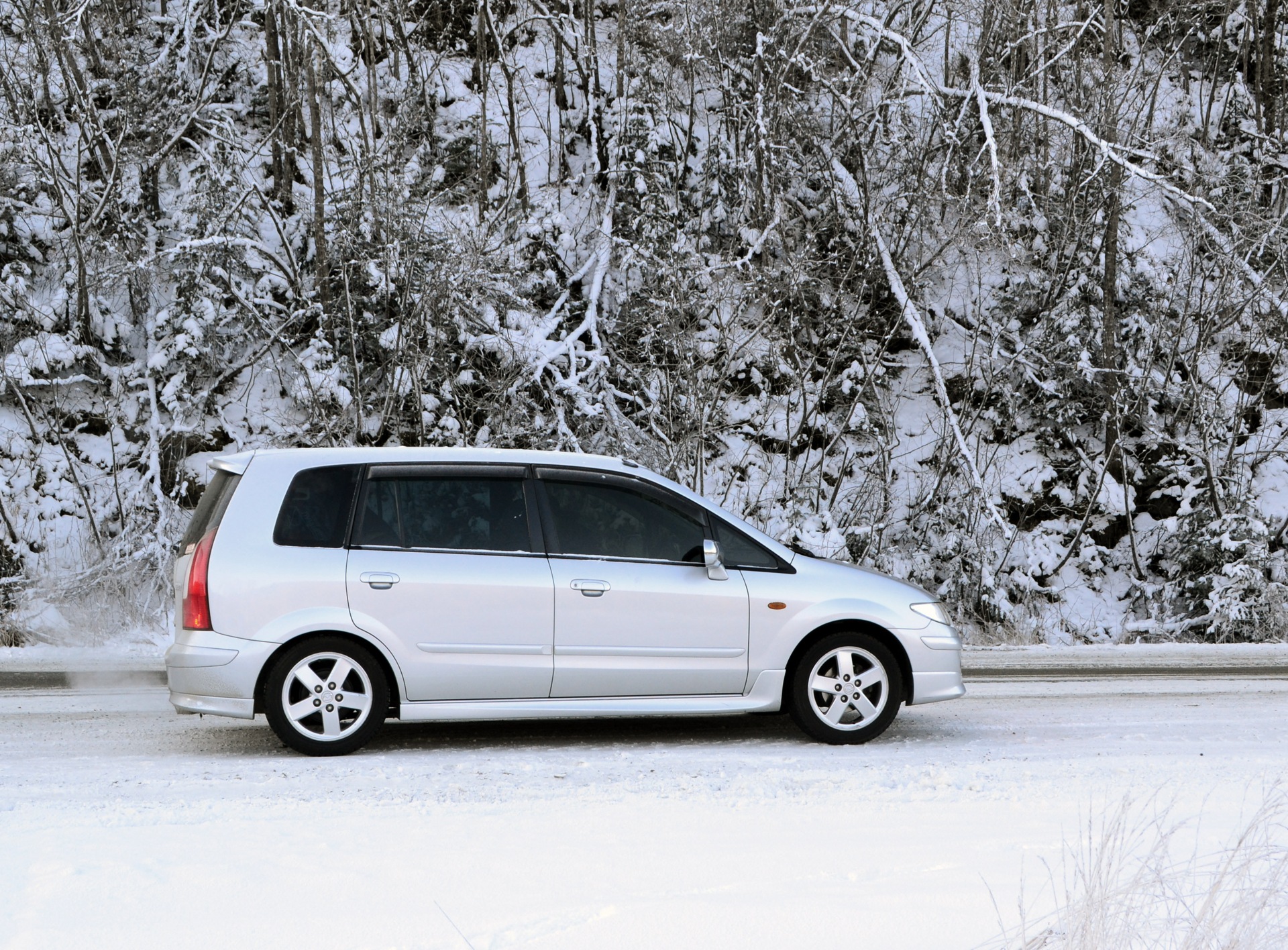 Мазда премаси колеса. Mazda Premacy. Mazda Premacy r17. Мазда Премаси на литье. Мазда Премаси стенс.