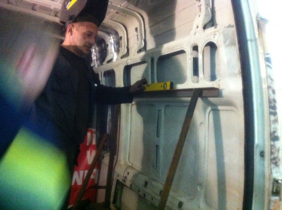 делаем спальник и грузовой отсек для мотиков — Ford Transit (6G), 2,4 л ...