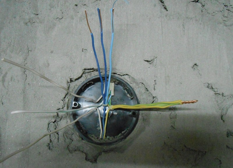 Соединение электропроводов в распредкоробках. — DRIVE2