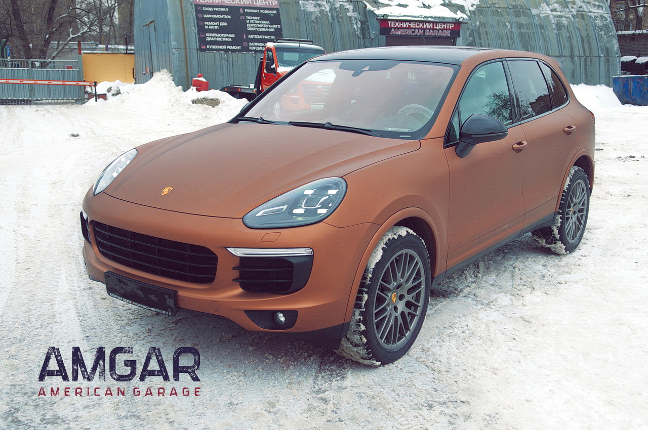 Porsche Cayenne в матовой пленке