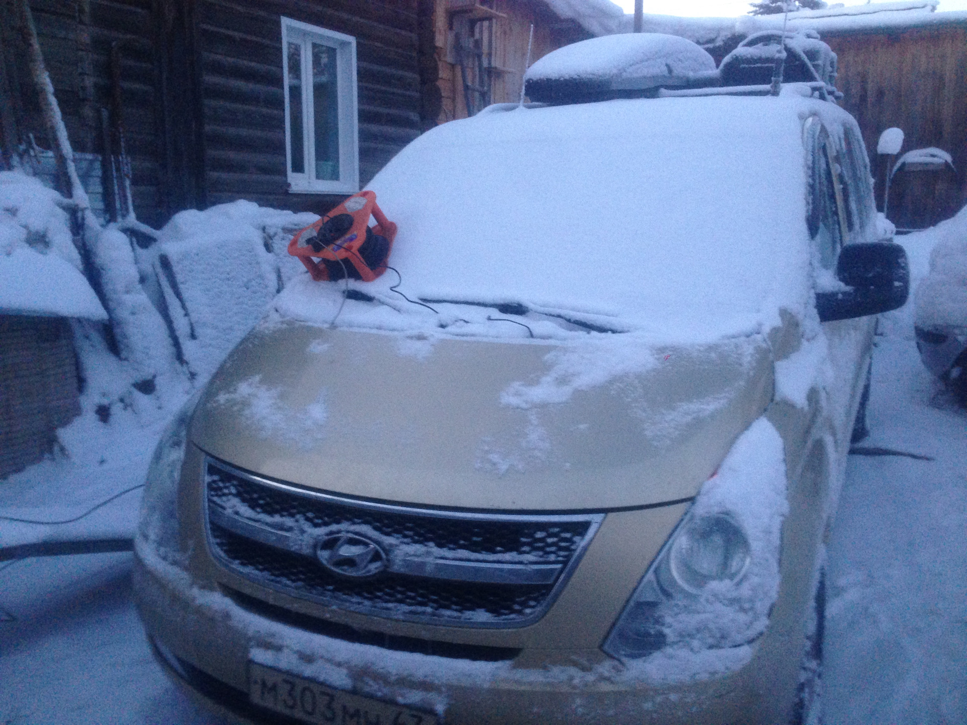 Отогрем замерзшего мотора Женскими фенами ))) (2шт) — Hyundai H-1 (2G), 2,5  л, 2008 года | другое | DRIVE2