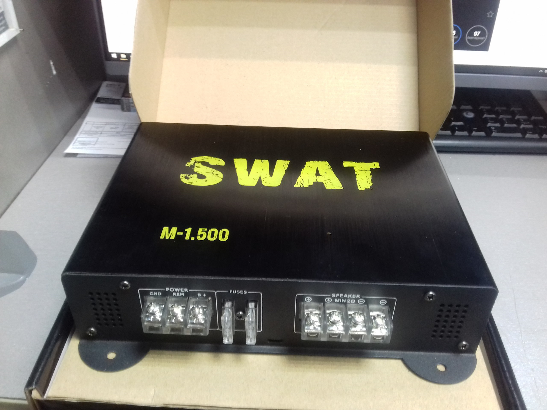 Моноблок swat. Моноблок SWAT M-1.500. Усилитель SWAT M-1.500. Усилитель сват 1.500. Моноблок SWAT 1.500W.