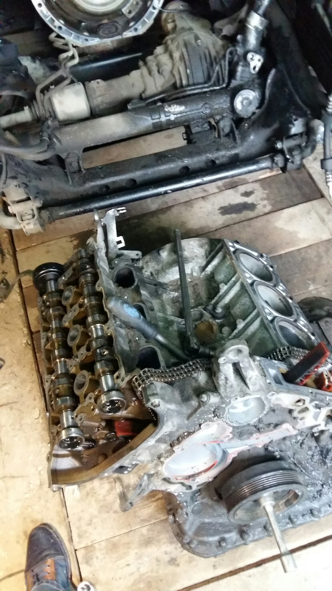 дымит и жрет масло решил вскрыть мотор М272 — DRIVE2