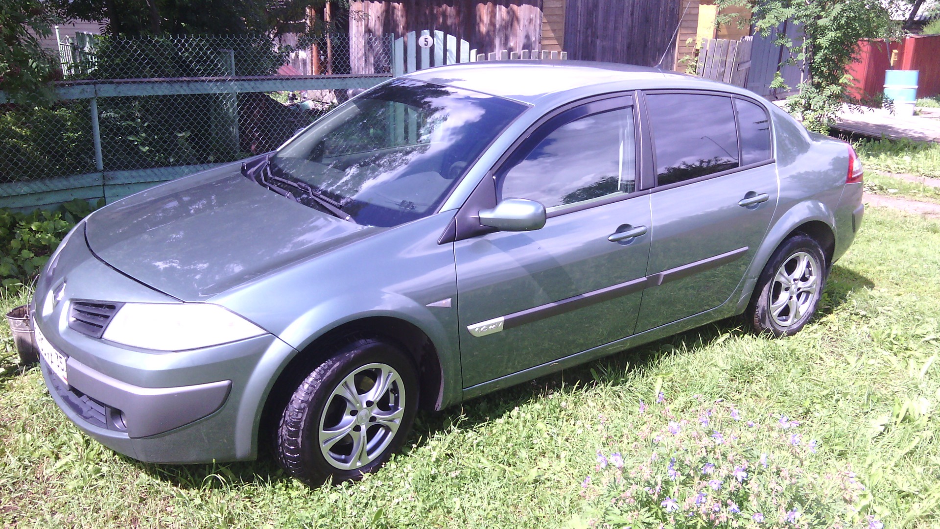 Renault Megane II 1.6 бензиновый 2006 | # МЕГАНЫЧ# на DRIVE2