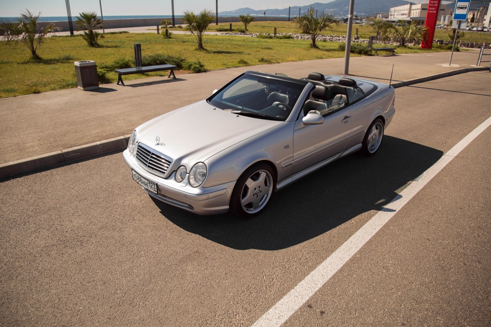 Amg drive. Mercedes CLK w208 кабриолет. CLK w208 Cabrio. Mercedes-Benz SLK 32 AMG. Mercedes CLK 208 Cabrio.