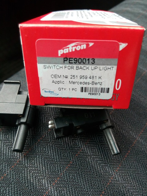 251959481K Датчик включения вентилятора (87/76+93/82*C) / Audi A-8 3.7 ...