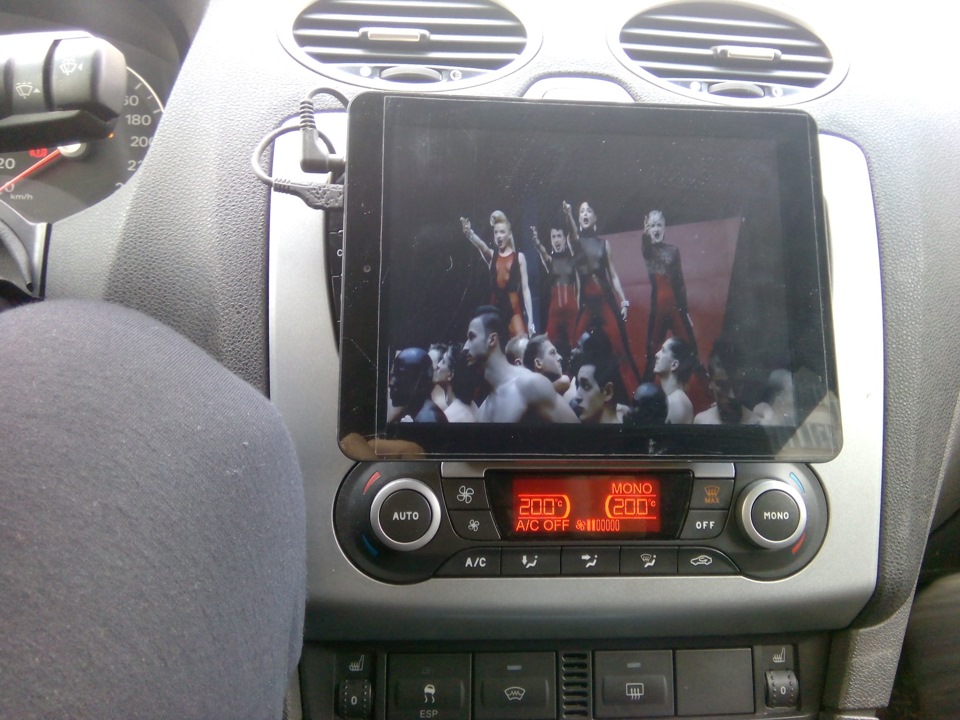 планшет по верх магнитолы GPS Internet музыка клипы фильмы )) — DRIVE2