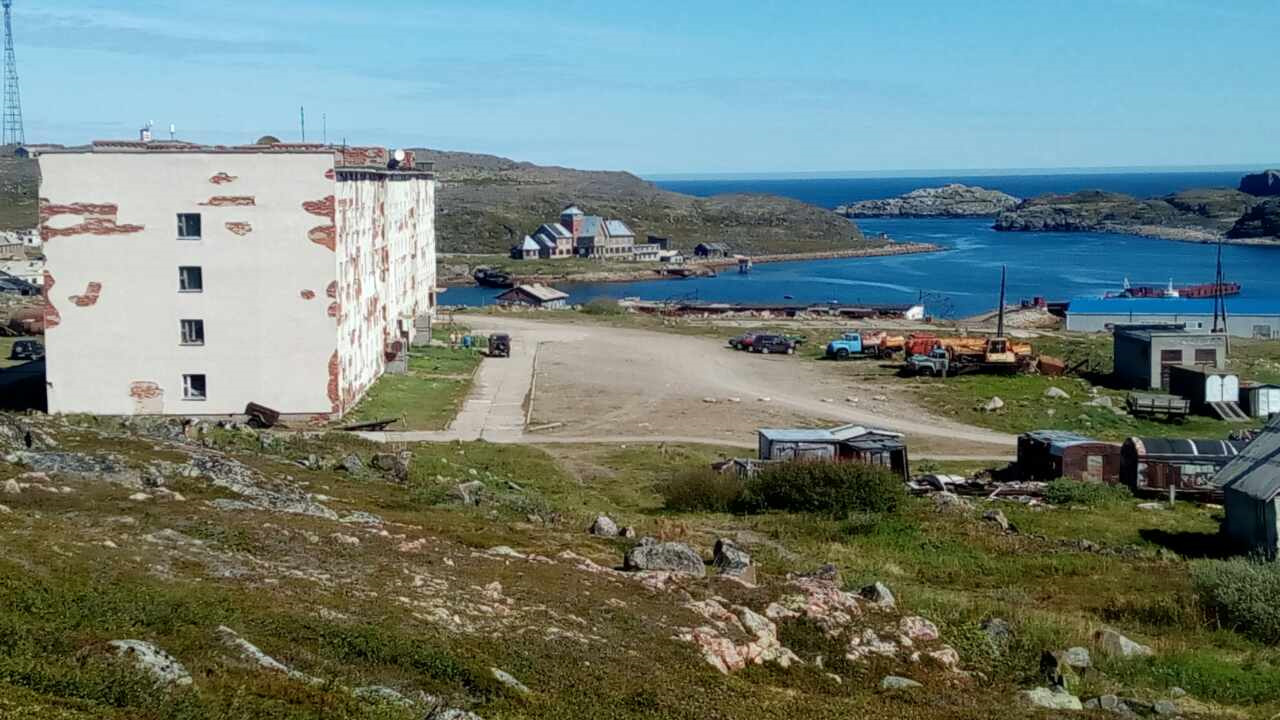 Второй поселок. Дальние Зеленцы Мурманская. Поселок дальние Зеленцы Мурманской области. Посёлок светлый Мурманская область. Мурманск поселок светлый.