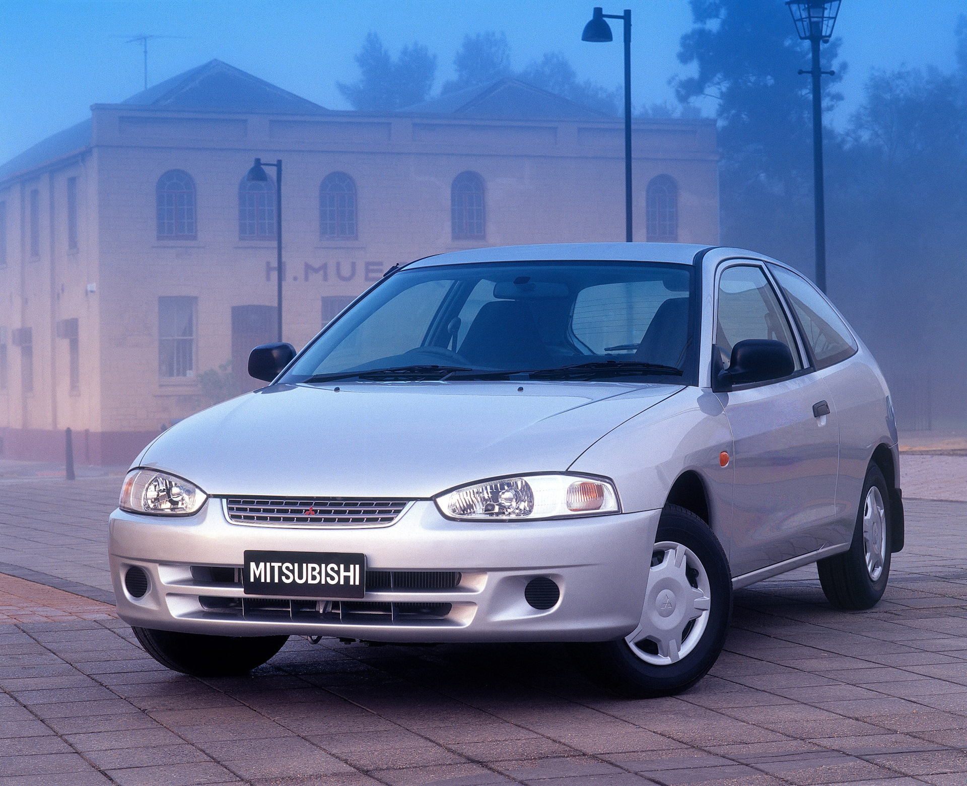 Мицубиси 2003г. Мицубиси Мираж 2003. Mitsubishi Mirage 1995-2003. Mitsubishi Mirage 1995 Hatchback. Митсубиси Мираж 2004.