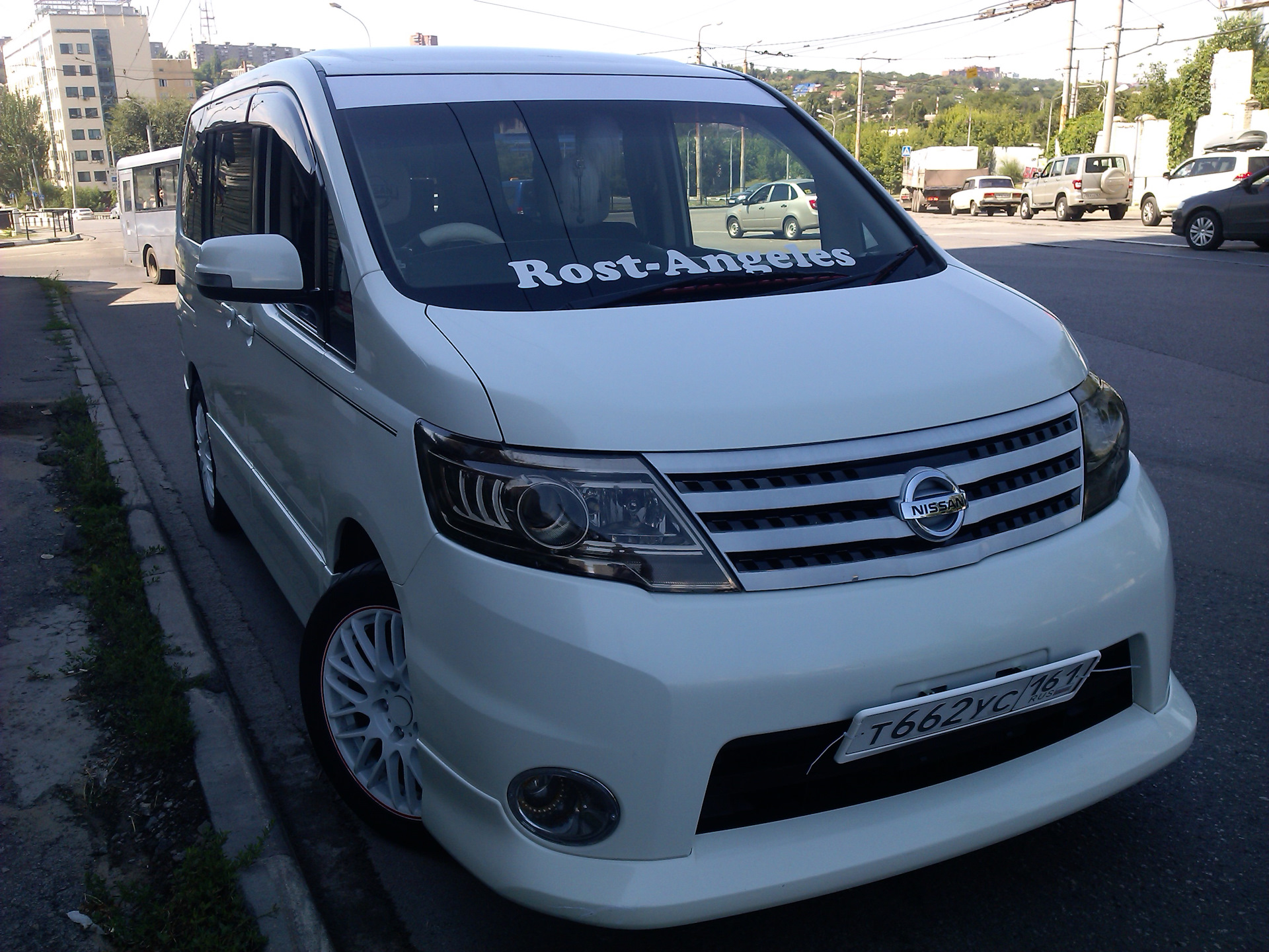 Nissan serena c 25. Nissan Serena 2010. Серена.сс25. Ниссан Серена с25. Nissan Serena 2.0.