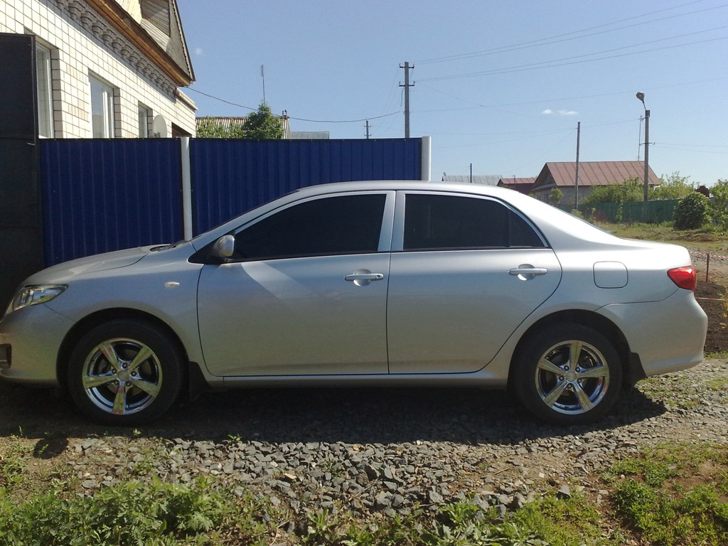 Rear shelf gluing - Toyota Corolla 16 L 2008