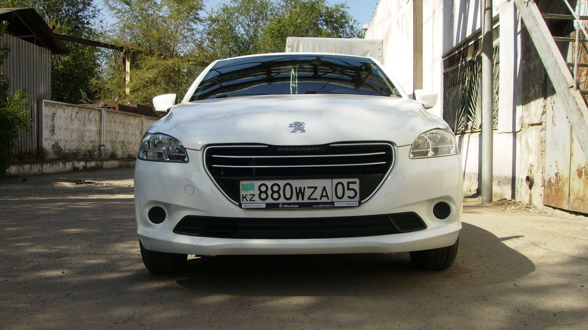 Peugeot 301 (2012) 1.6 бензиновый 2016 | COC∆INE на DRIVE2