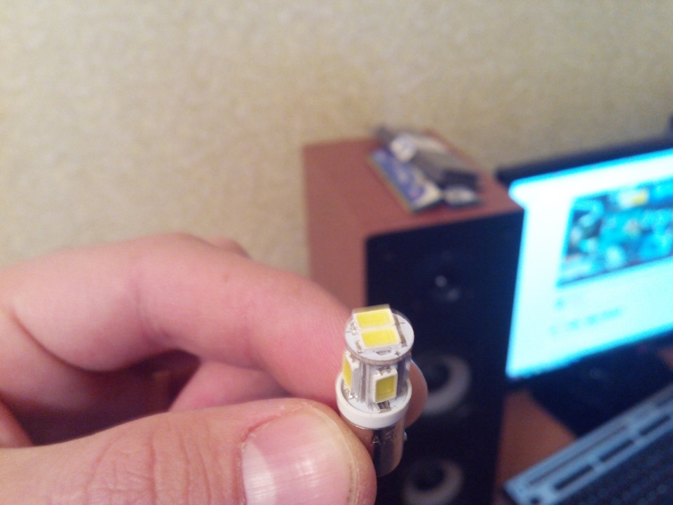 Диодные габариты ваз 2110. Можно ли ставить светодиодные габариты. Лампа безцокольная 12v w5w светодиодная. Лампы в габариты диоды. Можно ли ставить светодиодные габариты.