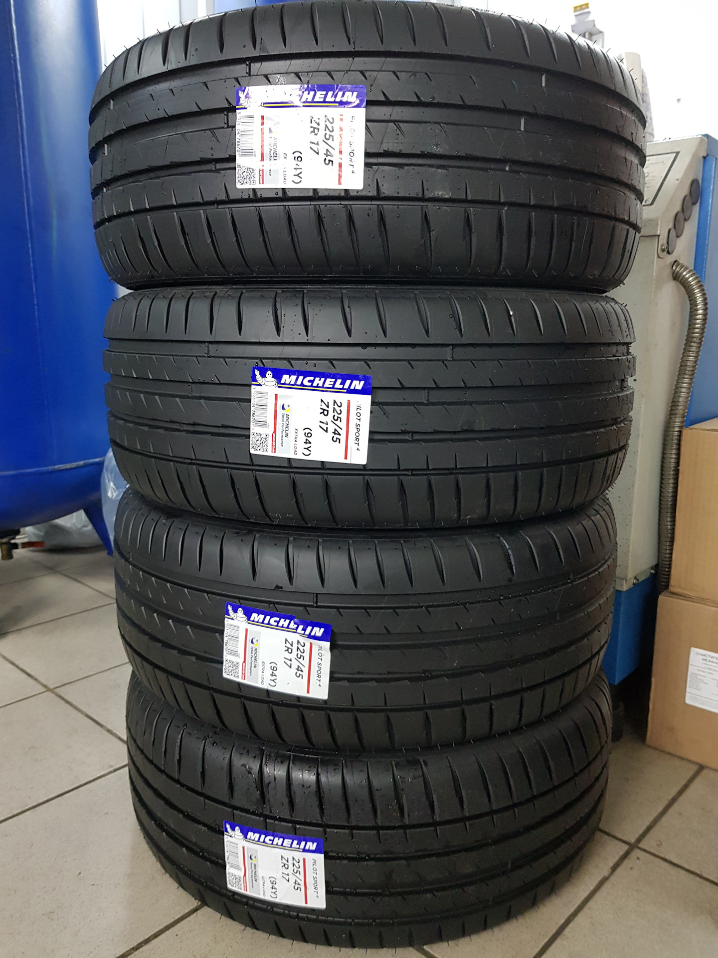 245 45 r19 michelin. Michelin Pilot Sport 4. Michelin Pilot Sport 4 255/50 r20. Pilot Sport 4 s 225/40 r19 93y. Мишлен 245/40 r 19 БМВ.