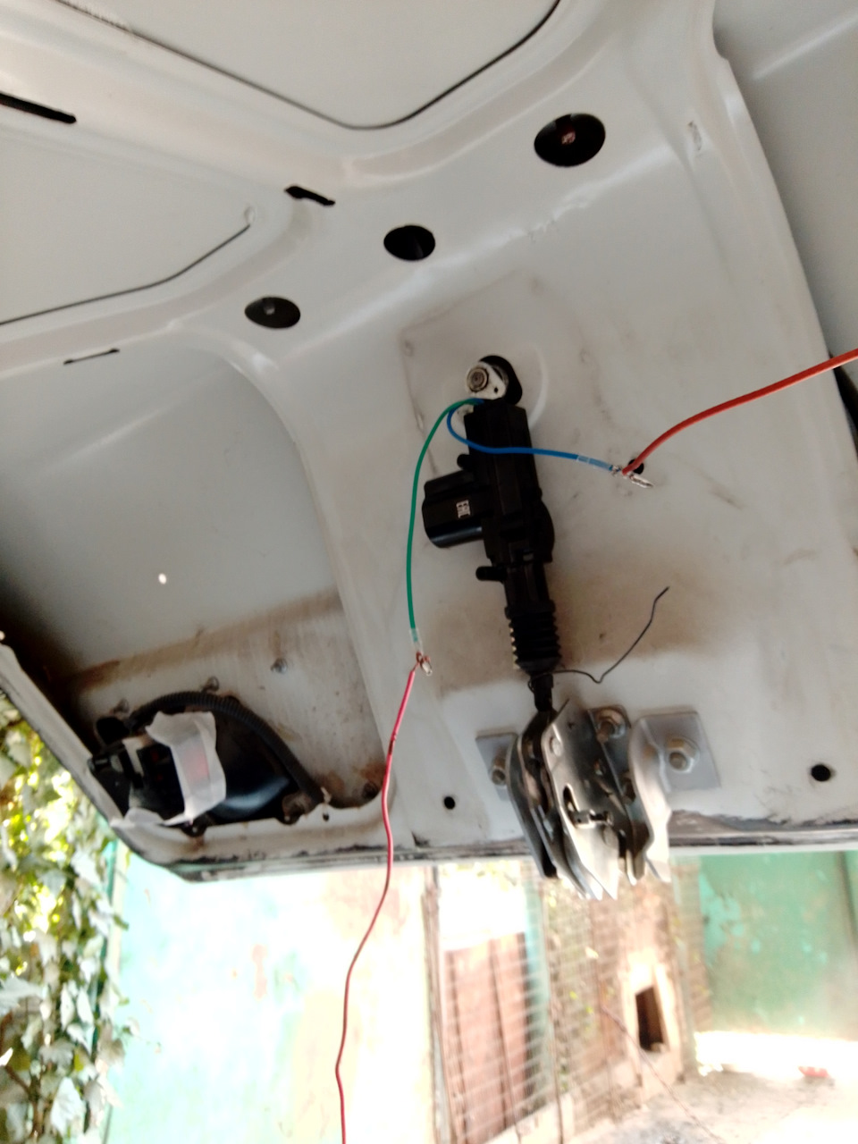 И все таки электро багажник — Lada 2115, 1,6 л, 2011 года | своими ...