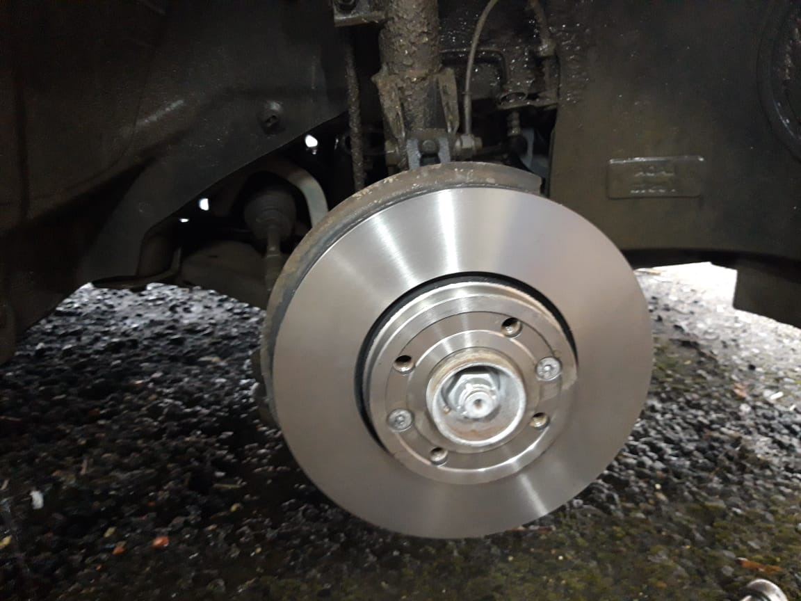 Замена передних тормозных дисков на Лада Веста 1,6. — Lada Vesta (1G ...