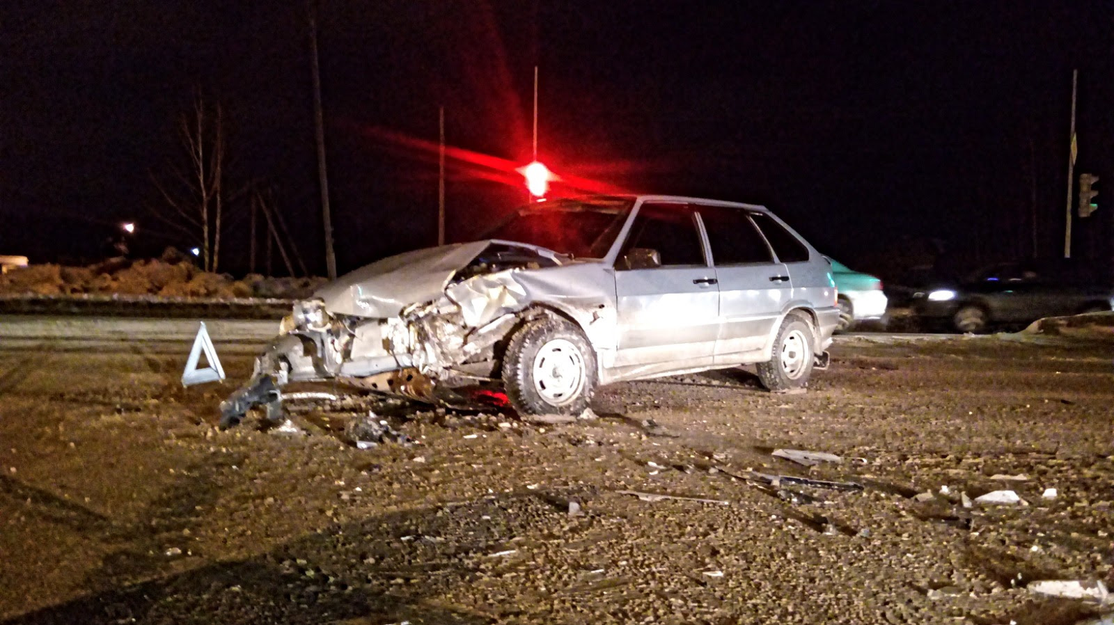 Четырка горит. Ваз 2114 ночью. Четырка горит. Фары ночью. Фото ваз 2114 ночью.