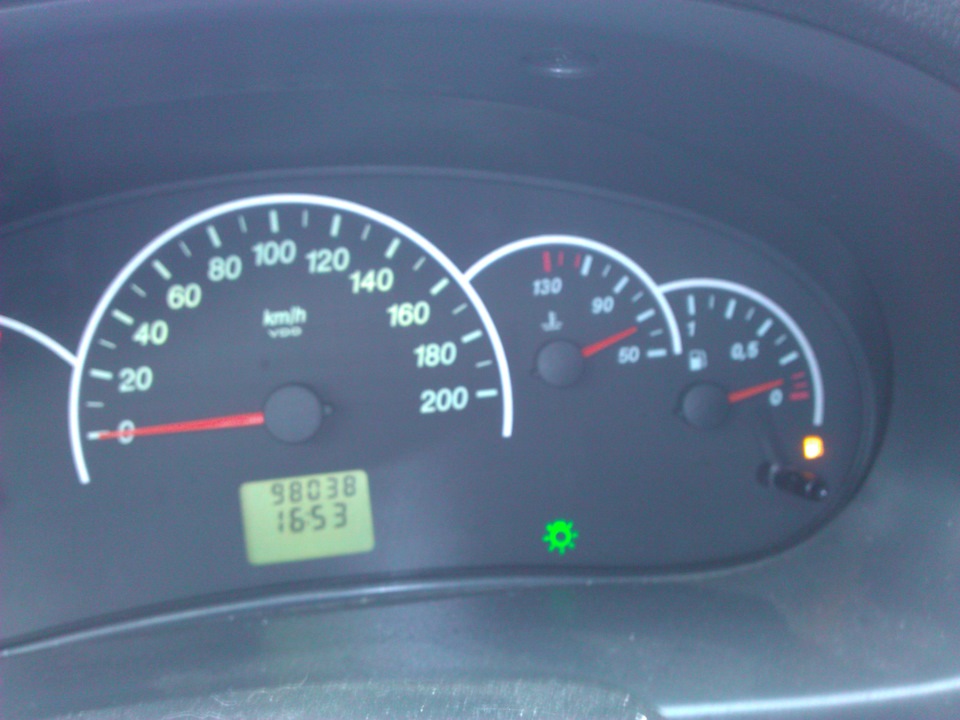 Загорелся такой* знак. — Lada Приора универсал, 1,6 л, 2010 года ...