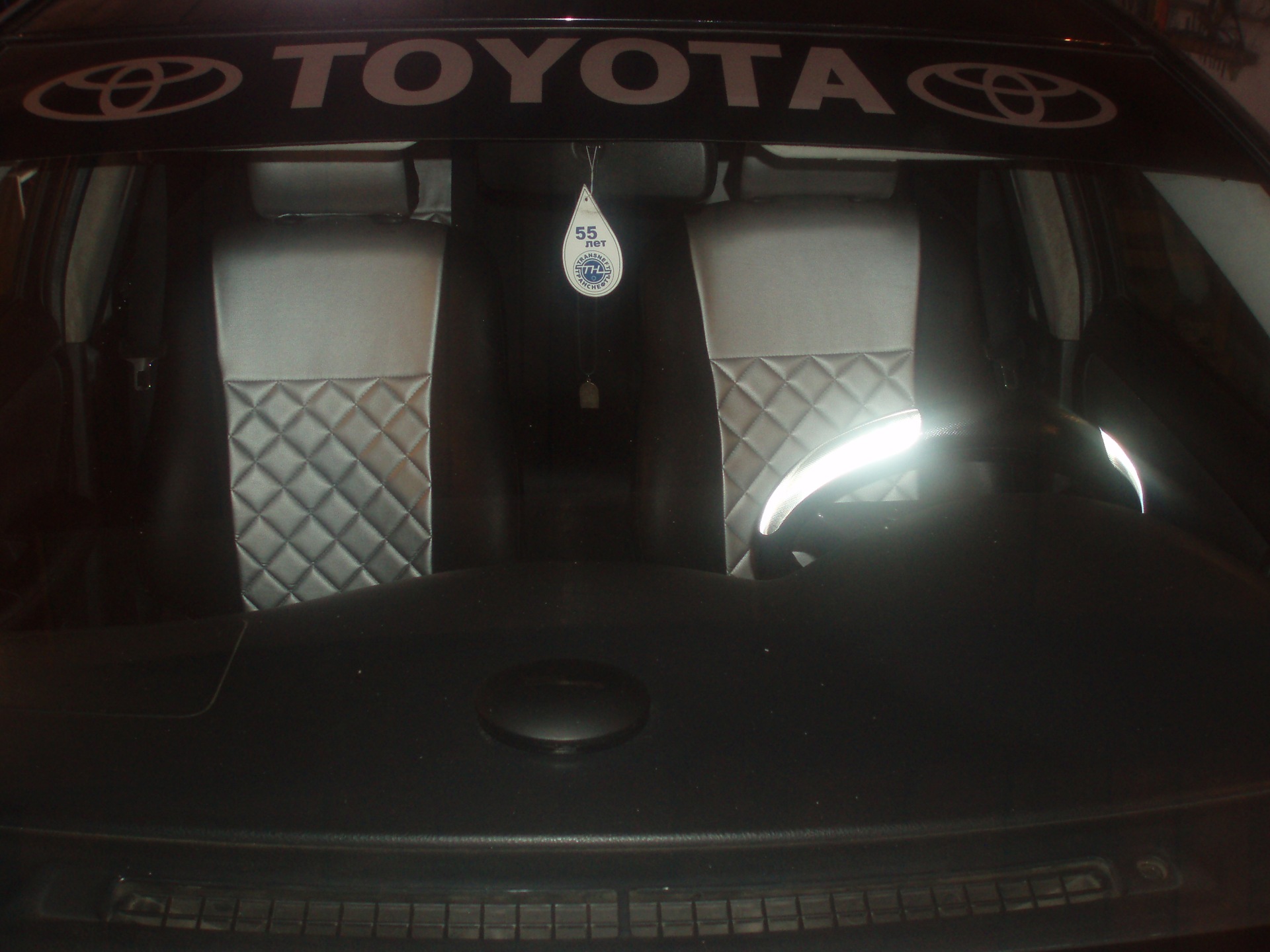 covers - Toyota Corolla 14 l 2003