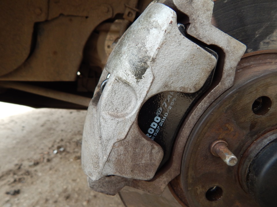 Замена тормозных накладок и ревизия пневмо-системы. — Lada Гранта, 1,6 ...