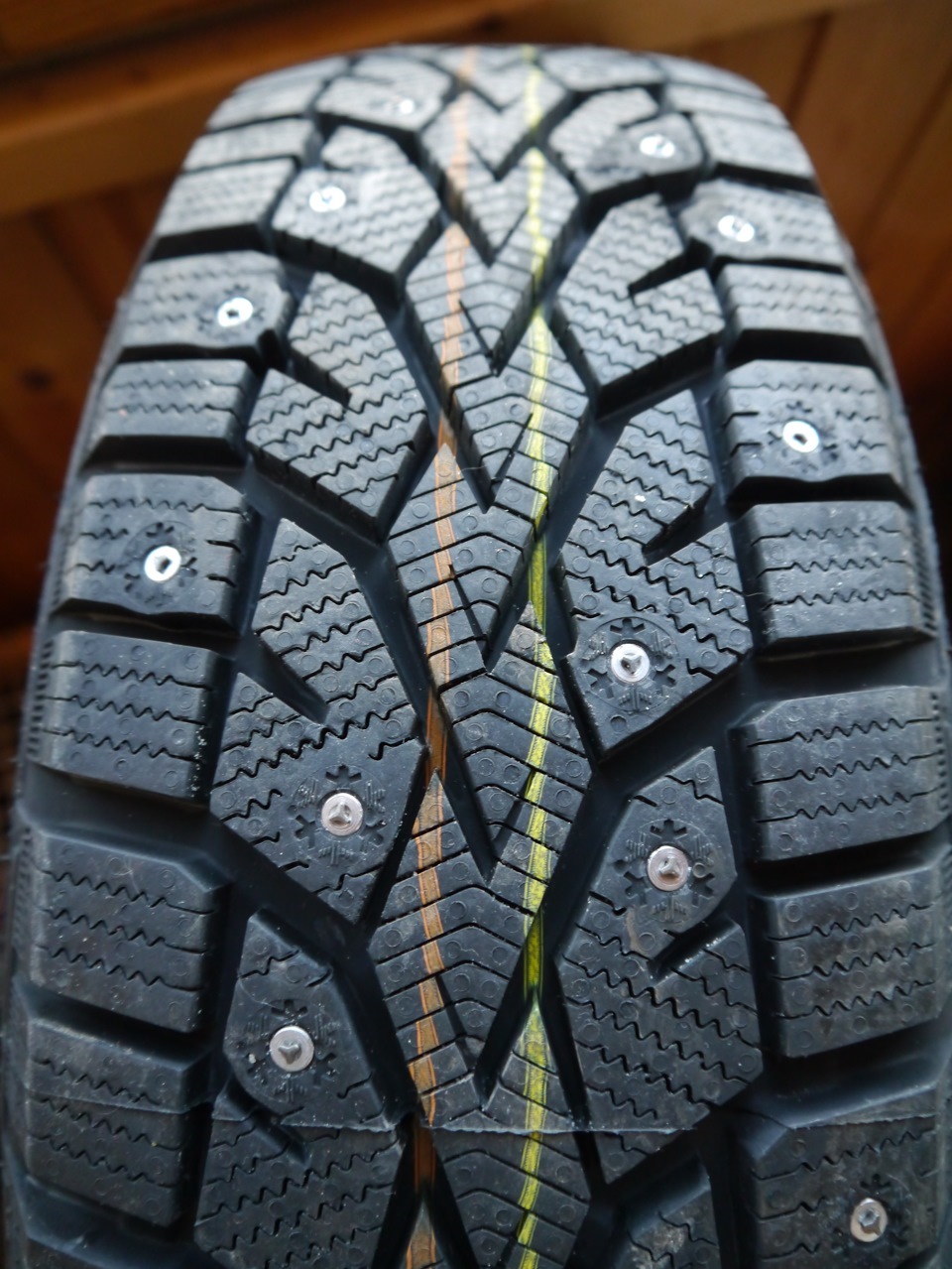 Gislaved nord frost 100 r16. Гиславед норд фрост. gislaved nordfrost 100. gislaved nord frost 4. nord frost 100.