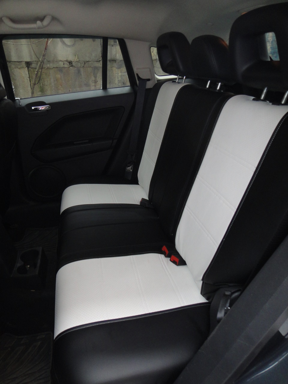 Салон — Dodge Caliber, 2 л, 2008 года | аксессуары | DRIVE2