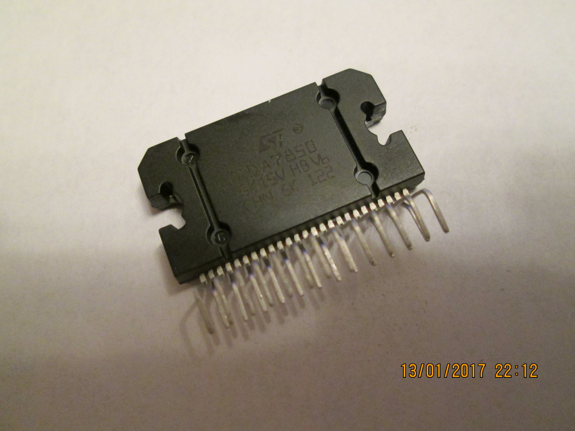 Tda7498e. Tda7560. кадровая микросхема тда 4863а. Tda2032. радиодетали унч пластиковые.