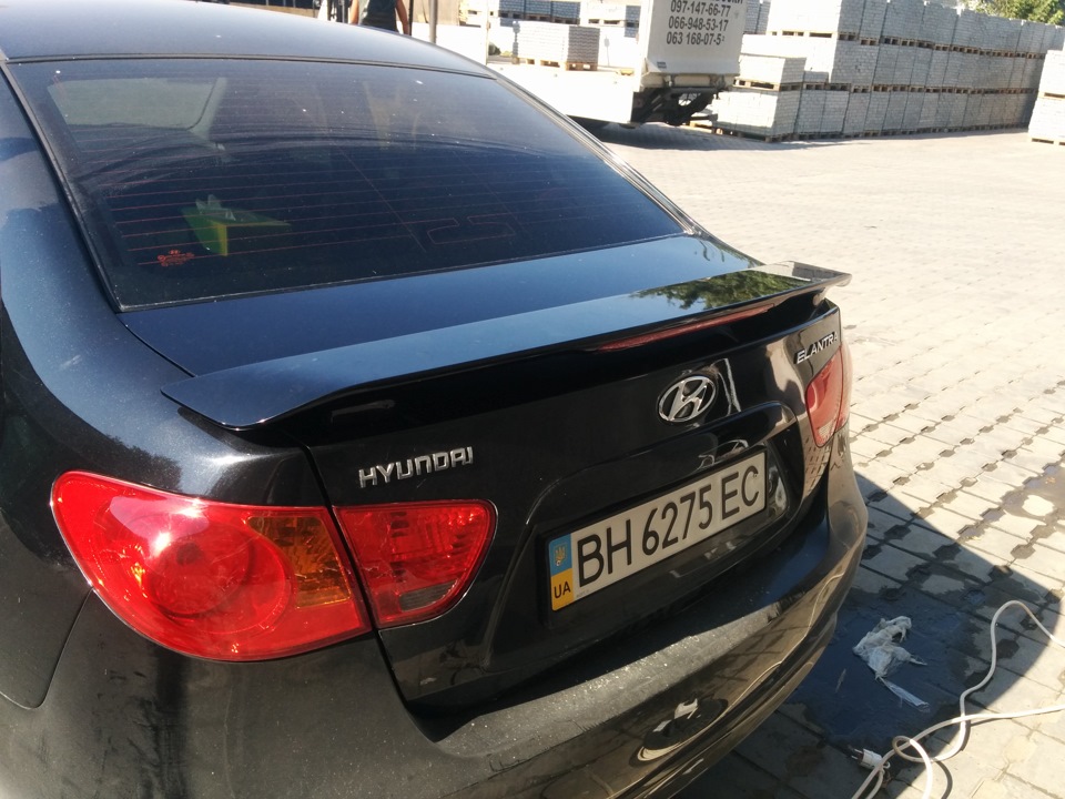 Спойлер на багажник Hyundai Elantra