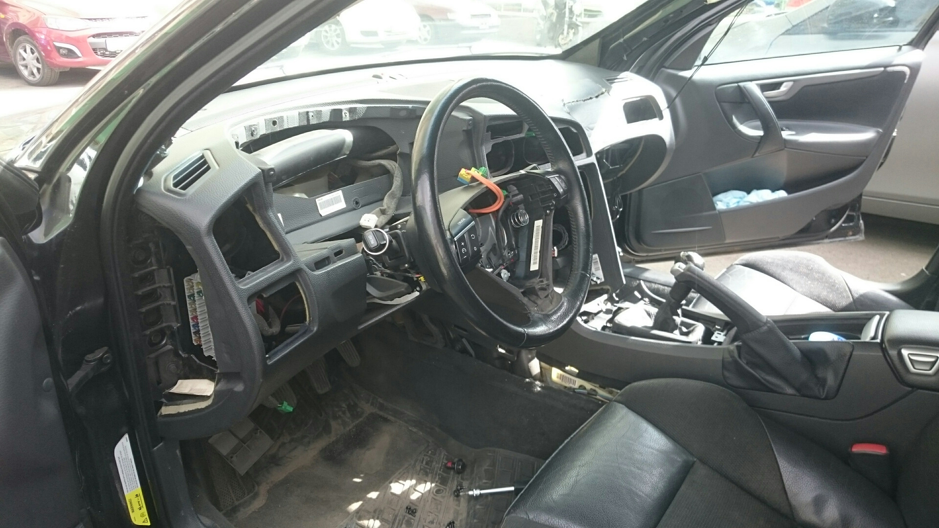 Как снять обшивку вольво s40 Замена торпеды - Volvo S60 (1G), 2,4 л, 2006 года своими руками DRIVE2