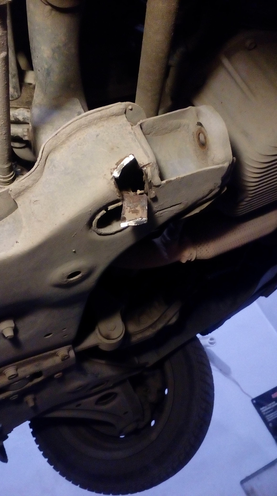 Замена сайлентблока — Hyundai Getz, 1,4 л., 2007 года | визит на сервис ...