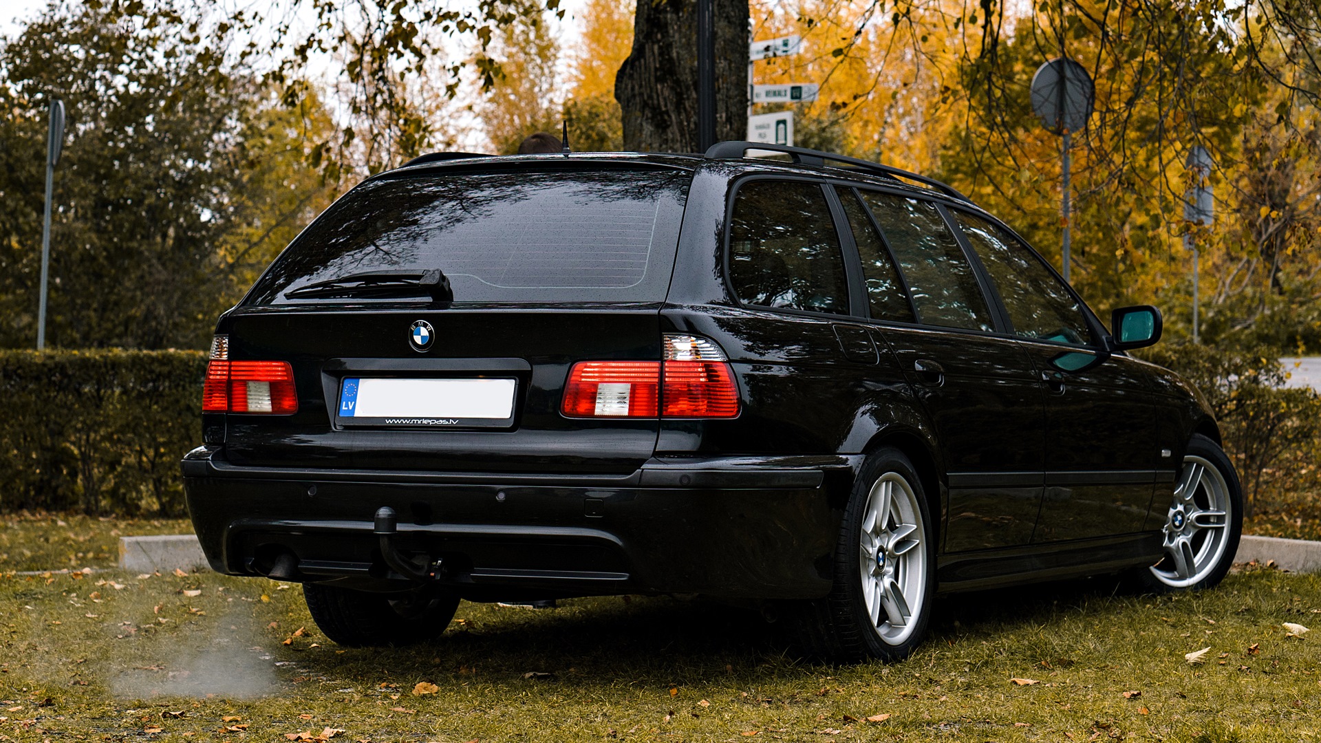 E39 Touring m. E39 Touring Camp. E39 Touring Travel. Крышка багажника е39 туринг.