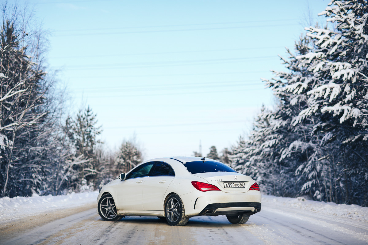 Mercedes Benz Snow