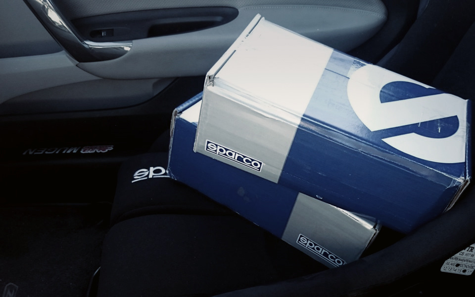 Четырёхточечные ремни Sparco — Honda CR-Z, 1,5 л, 2011 года | стайлинг ...