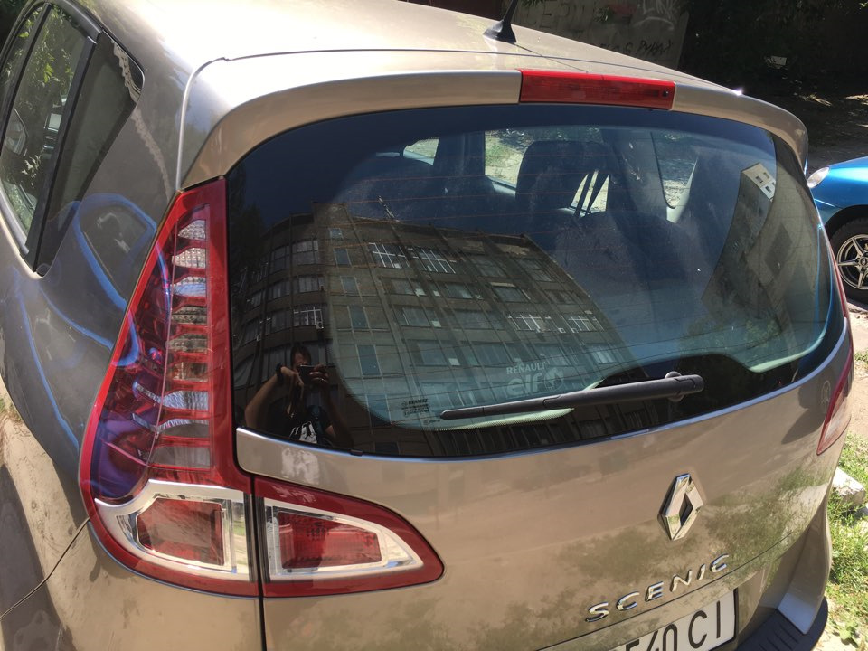 Стоп-сигналы перестали гореть — Renault Scenic III, 2 л, 2012 года ...