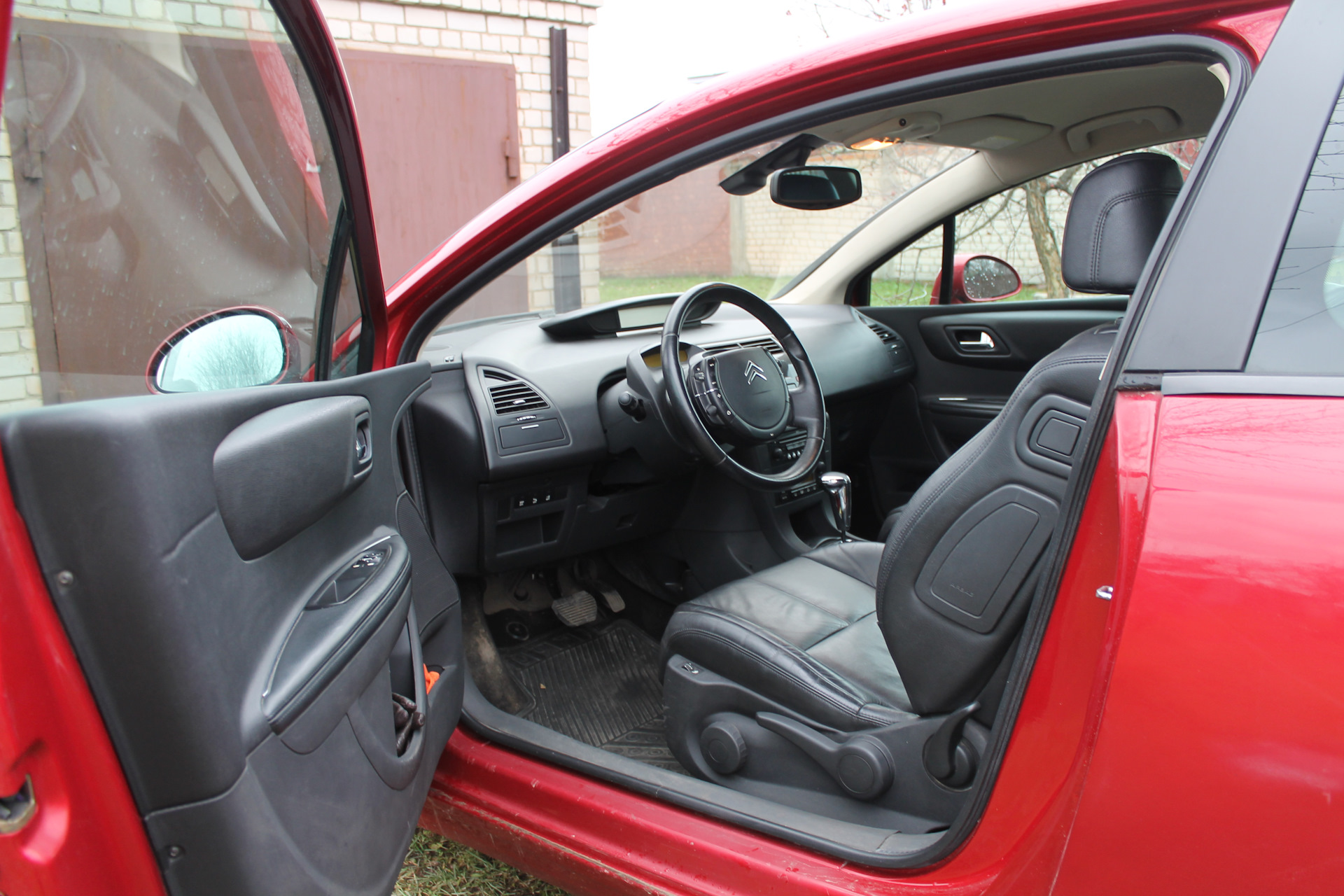 1. Фотографии машины — Citroen C4 (1G), 1,6 л, 2006 года | фотография ...