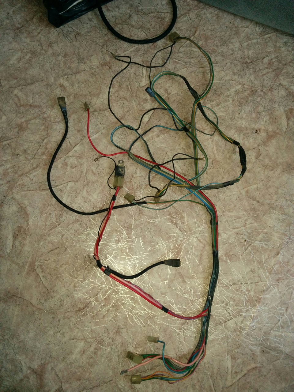 Проводка 2109 подкапотная в гофру — Lada 21093i, 1,6 л, 2004 года ...