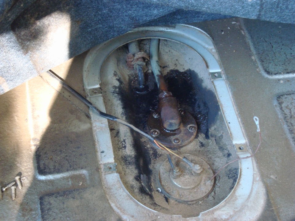 Замена кронштейна топливного насоса и фильтра топливозаборника — ГАЗ ...