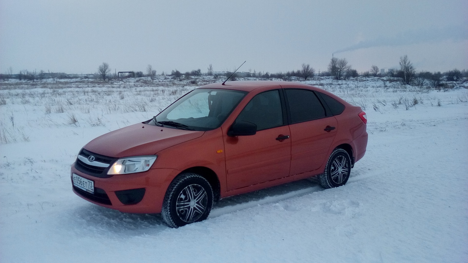 Lada Гранта лифтбек 1.6 бензиновый 2014 | Комплектация 