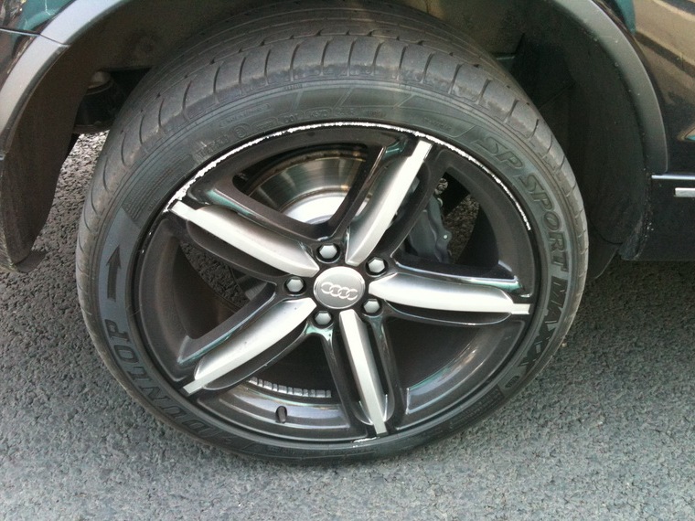 Поцарапал диск — Audi Q7 (1G), 4,2 л, 2010 года | колёсные диски | DRIVE2