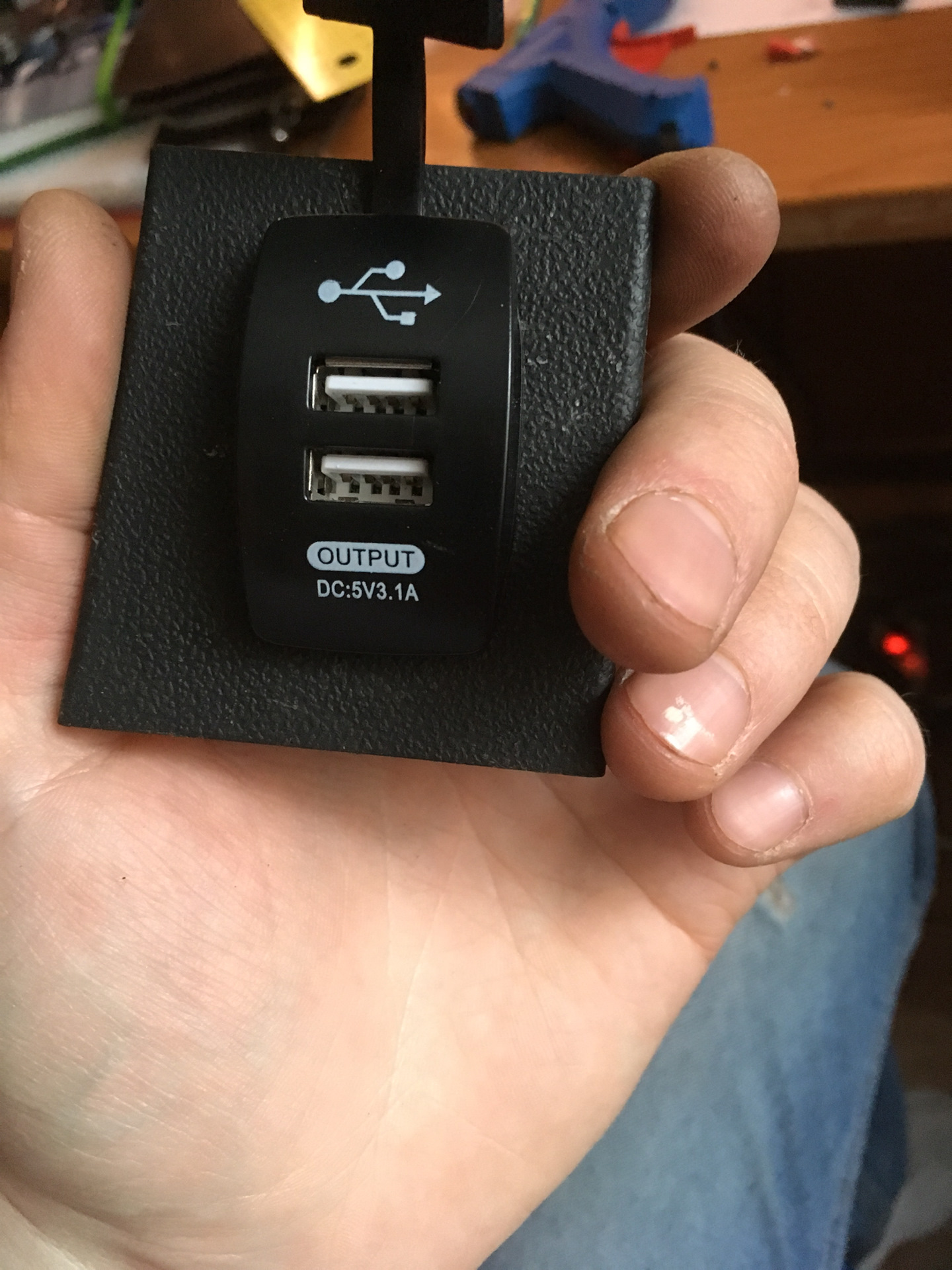 USB зарядник — Lada Приора седан, 1,6 л, 2012 года | своими руками | DRIVE2