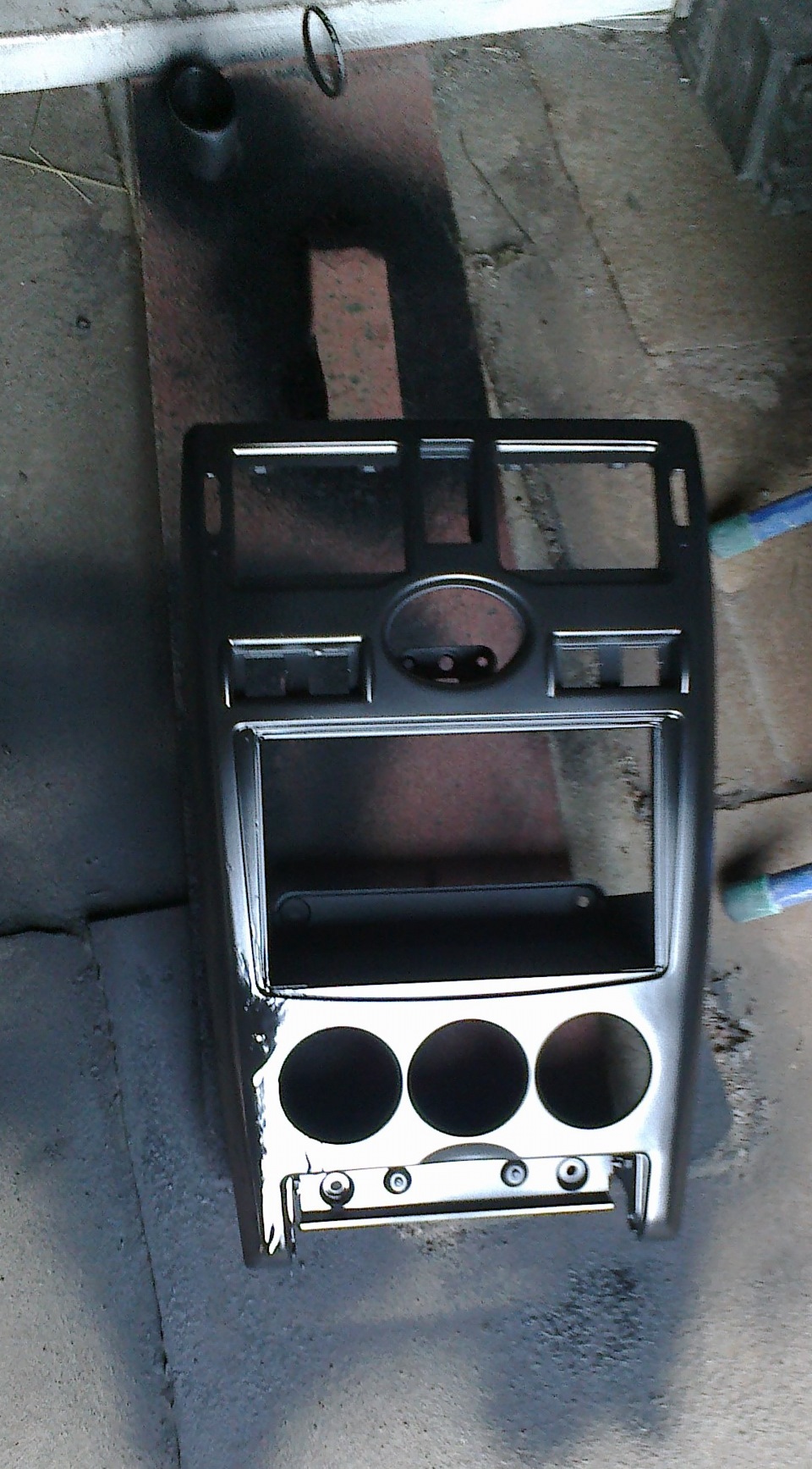 покраска консоли — Lada Приора седан, 1,6 л, 2012 года | другое | DRIVE2